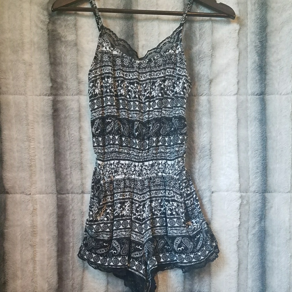 B&W Romper